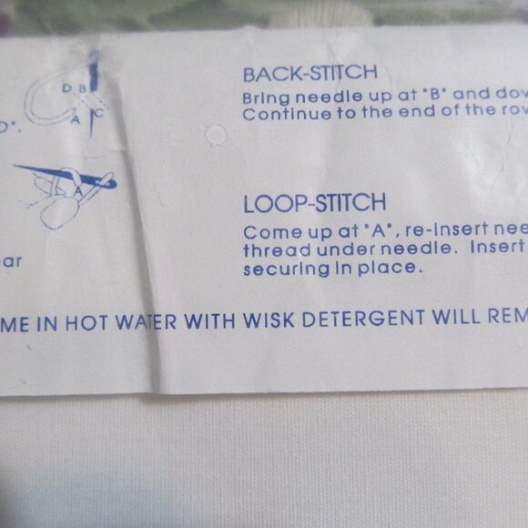 Jack Dempsey Needle Art White Quilt Blocks Lazy Daisy One Set of Six 18 X 18 NEW - Picture 11 of 11